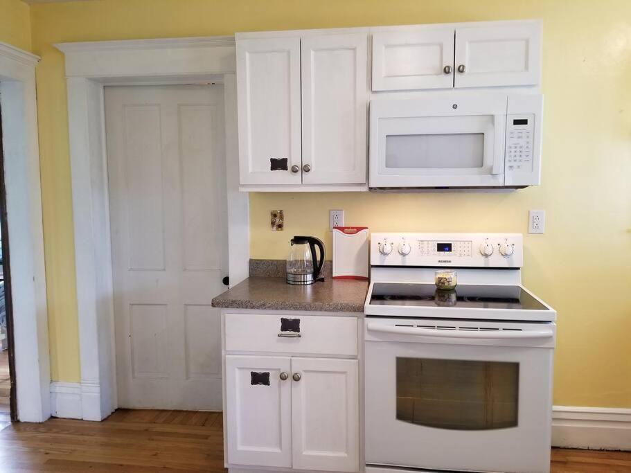 Basecampwv-durbin. Spacious 4 Bedroom House W/yard *