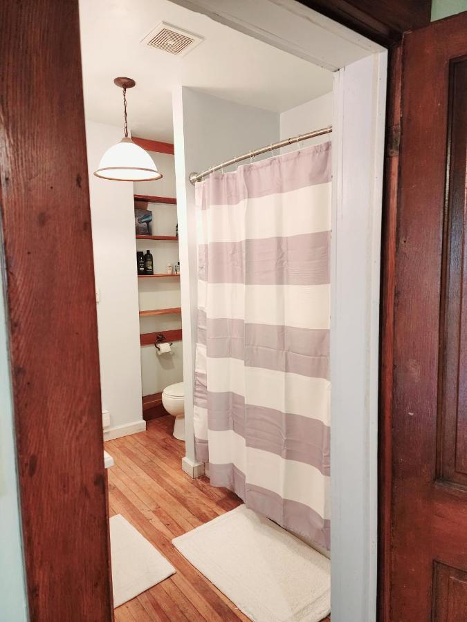 Basecampwv-durbin. Spacious 4 Bedroom House W/yard Holiday home
