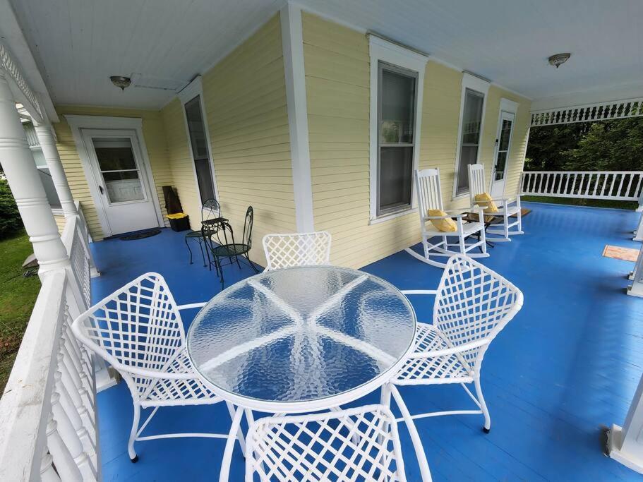 Basecampwv-durbin. Spacious 4 Bedroom House W/yard Durbin