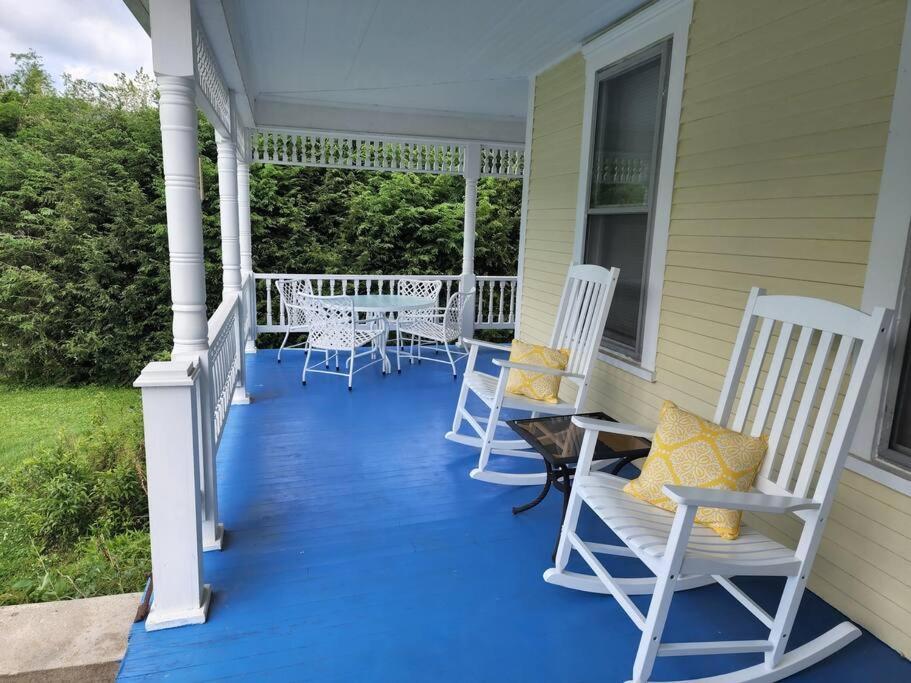 Basecampwv-durbin. Spacious 4 Bedroom House W/yard Casa vacanze Durbin