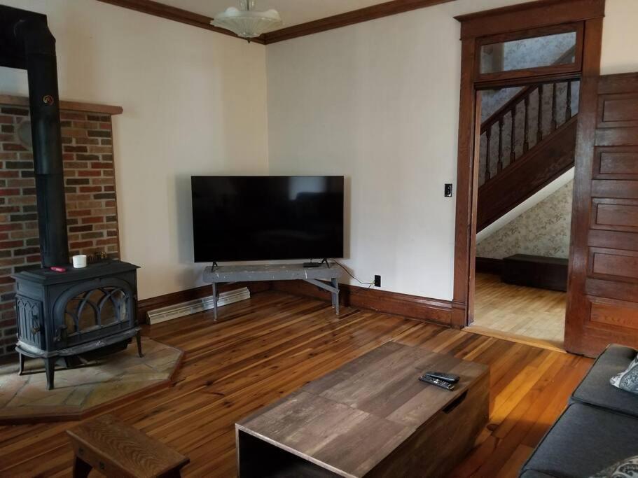 Holiday home Basecampwv-durbin. Spacious 4 Bedroom House W/yard